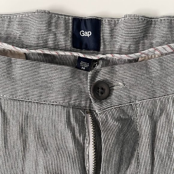 GAP - Flat Front - Stripe Shorts - Size 36 - Picture 3 of 4